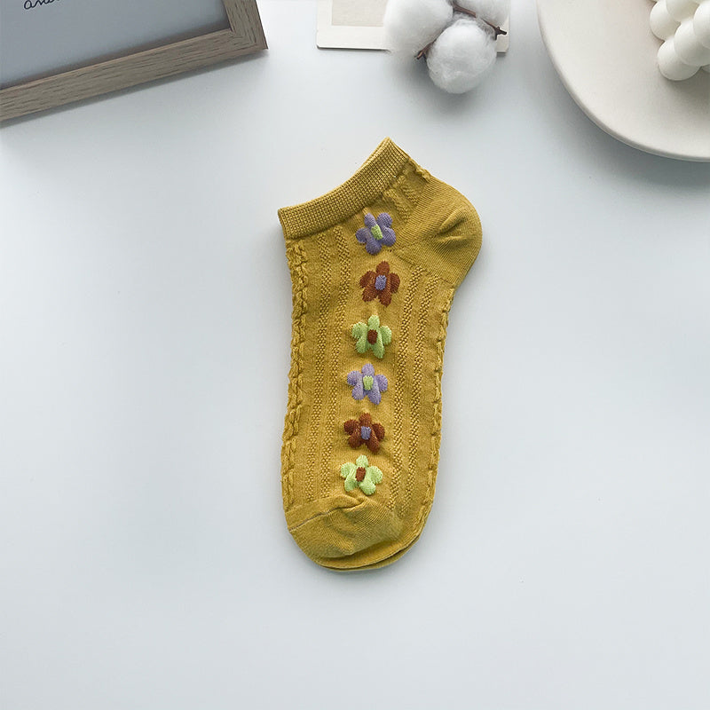 Retro Flower Embroidered Cotton Ankle Socks - Women's Low-Cut Style