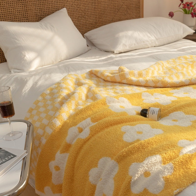 Retro Daisy Plaid Blanket - Warm Thickened Throw for Sofa & Bed