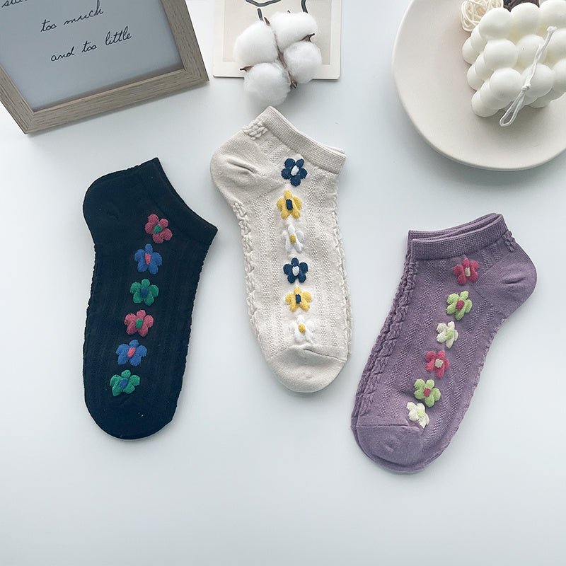 Retro Flower Embroidered Cotton Ankle Socks - Women's Low-Cut Style
