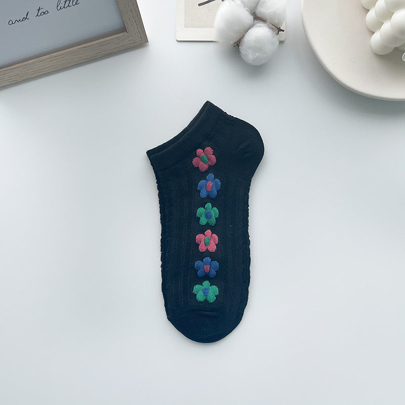 Retro Flower Embroidered Cotton Ankle Socks - Women's Low-Cut Style