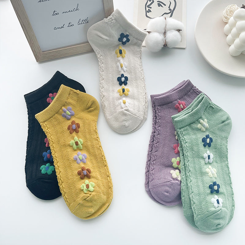 Retro Flower Embroidered Cotton Ankle Socks - Women's Low-Cut Style