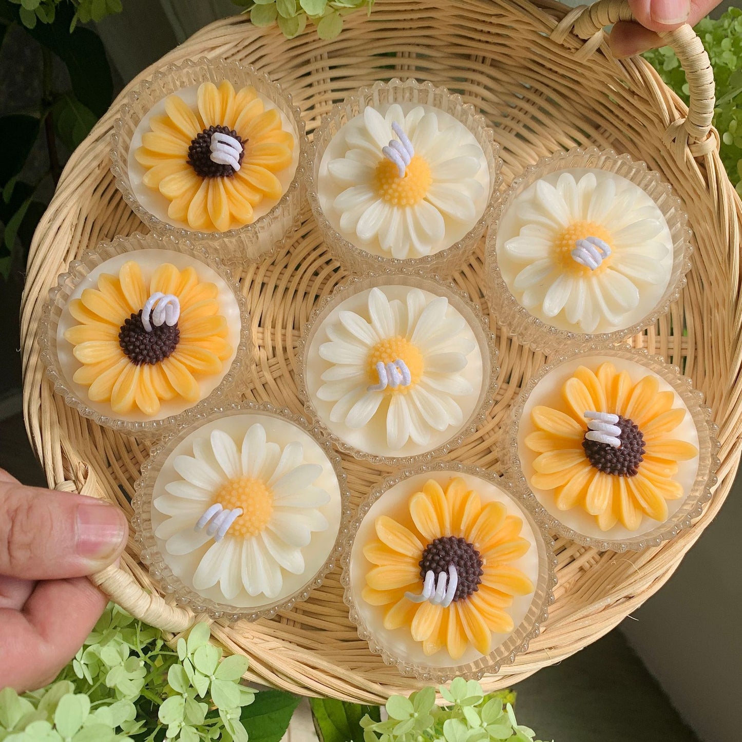 Daisy Flower Glass Soy Wax Candle - Aromatherapy Decorative Gift