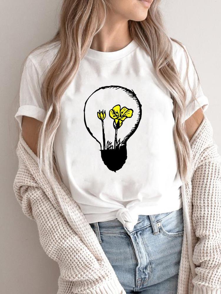 Women's Graphic Flower Print T-Shirt - Boho Retro Summer Tee (S-5XL)