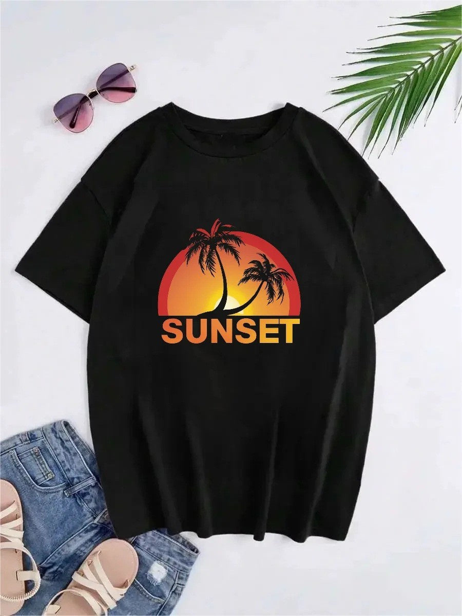 Retro Sunset Palm Tree Graphic Tee - Summer Beach Vibes T-Shirt Unisex