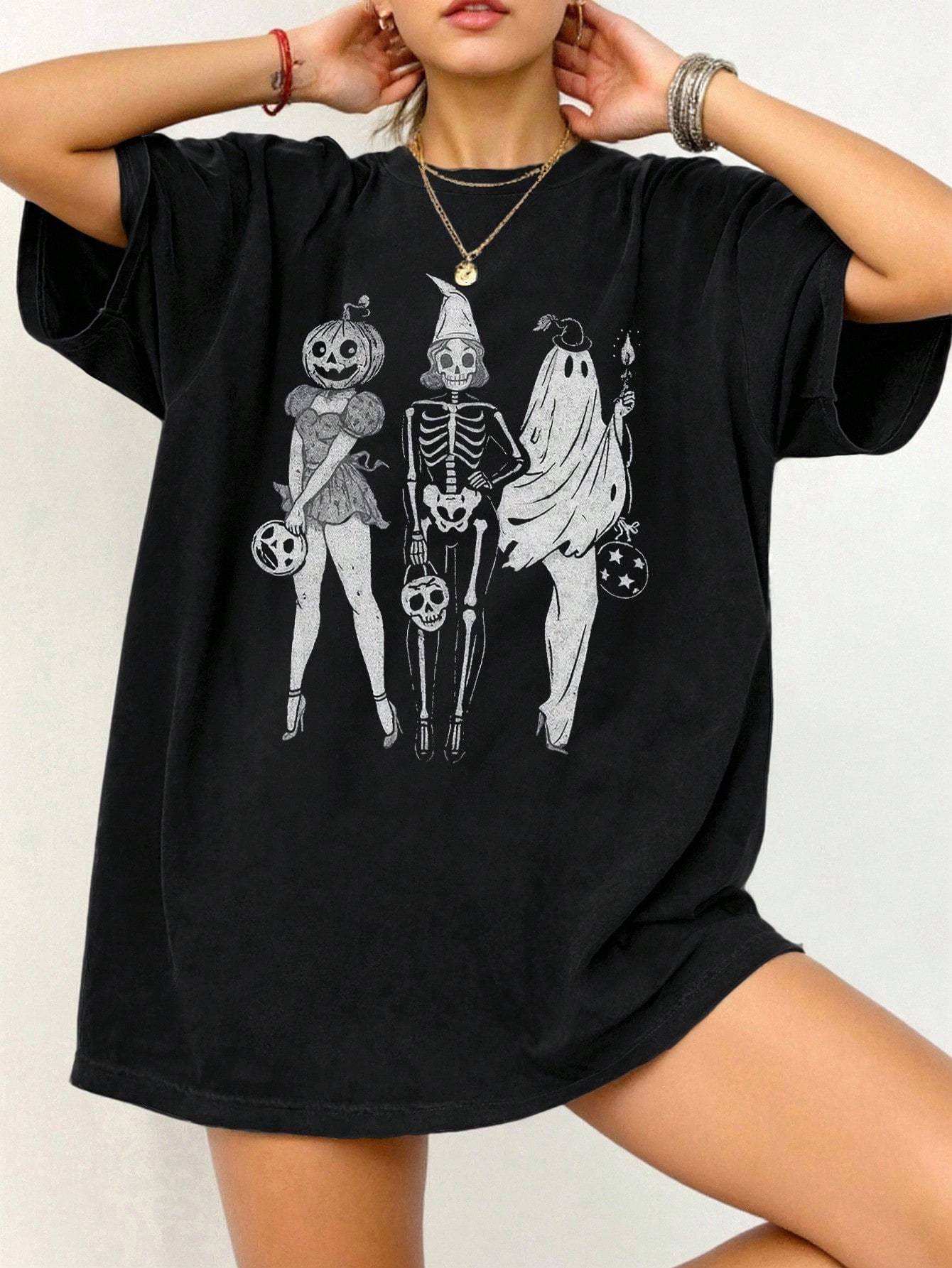 Spooky Squad Oversized Halloween Graphic Tee - Unisex Round Neck
