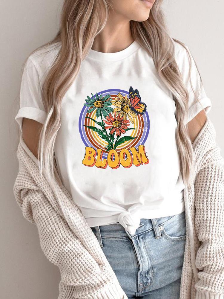 Women's Graphic Flower Print T-Shirt - Boho Retro Summer Tee (S-5XL)